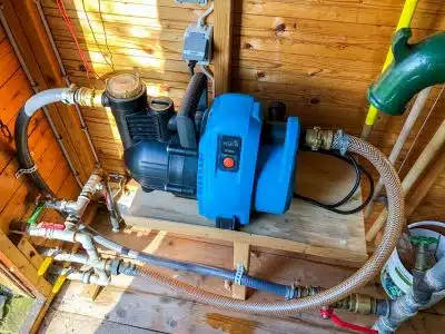 Comment choisir la pompe à eau idéale pour répondre à vos besoins spécifiques