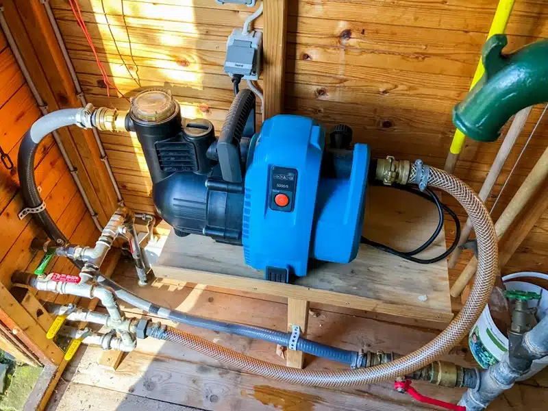 Comment choisir la pompe à eau idéale pour répondre à vos besoins spécifiques