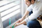 Installation et pose de porte-fenêtre : choisir le matériau adapté à la maison