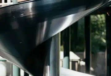 Le toboggan sur mesure en métal : l'option parfaite pour votre intérieur